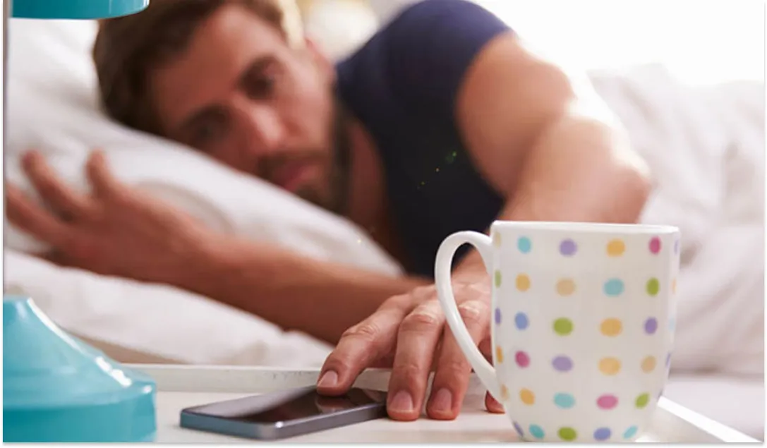 ¿Cómo es la personalidad de las personas que ven su celular apenas se despiertan?