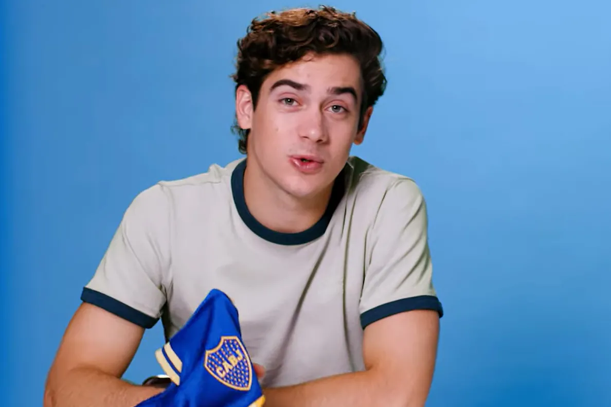 Una empanada, una camiseta de Boca y un antifaz: los 10 objetos que son indispensables para Franco Colapinto