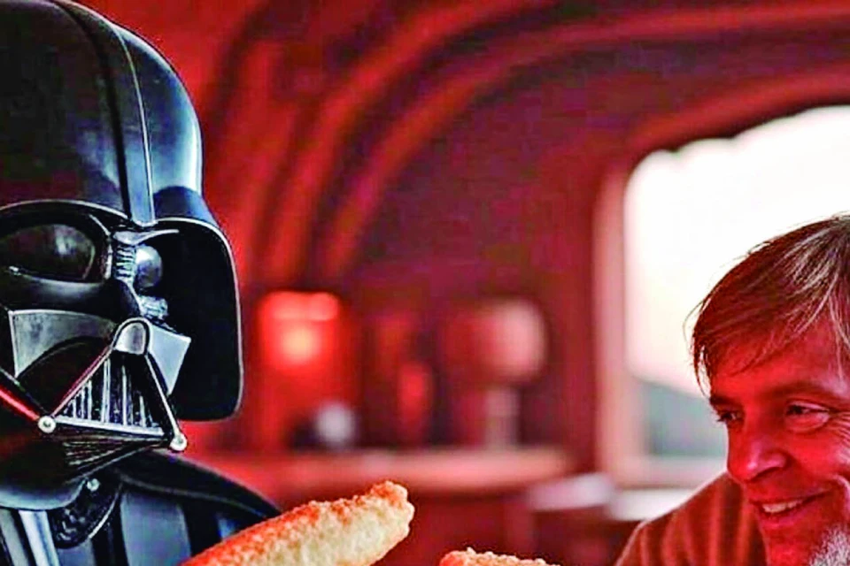 “QUE LA FUERZA TE ACOMPAÑE”. Los personajes de Star Wars comiendo extrañas empanadas tucumanas.