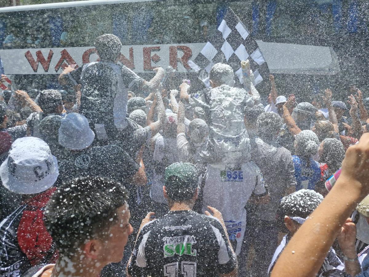 La Plaza Libertad fue una fiesta para recibir a Central Córdoba, campeón de la Copa Argentina