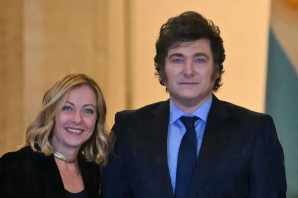 En la madrugada de hoy, Javier Milei regresó de Italia y prepara su viaje a Tucumán