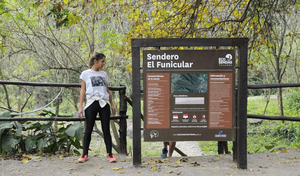 CARTELERÍA. Una de las señales ubicadas en el sendero de El Funicular. / LA GACETA