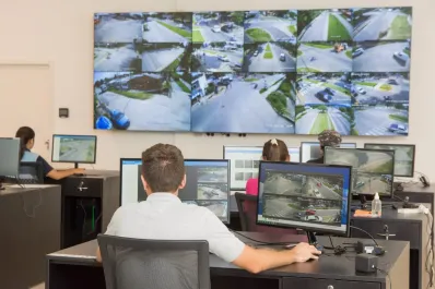 Yerba Buena: identificaron y retuvieron un auto por el robo de U$S40.000 en la avenida Perón