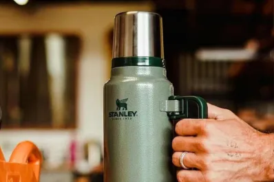 Ordenan retirar del mercado algunos termos de Stanley por ser peligrosos para la salud: cuáles son los modelos