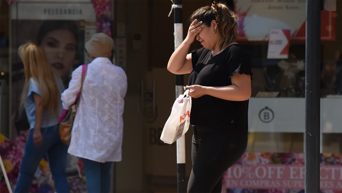 SOFOCANTE. Pese a que el cielo estará mayormente cubierto, el calor se sentirá en toda la provincia.