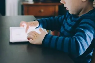 Un especialista advierte sobre el peligro de YouTube Kids para niños pequeños