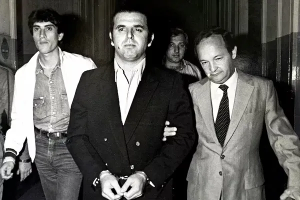 Una bomba en los 70: la Cámara Federal ordenó la indagatoria de Mario Firmenich por un ataque a la Policía Federal