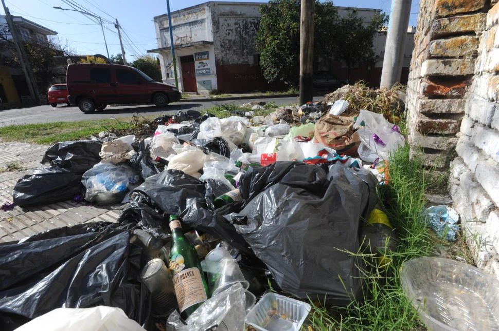 BASURALES. En el último informe, el municipio advirtió que la erradicación de vaciaderos dentro de la ciudad sigue requiriendo de acciones concretas. la gaceta / foto de Antonio Ferroni (archivo)