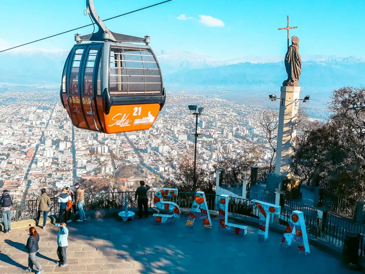 La Ciudad de Salta y su emblemático teleférico.