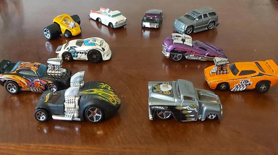  LA PASIÓN POR LA VELOCIDAD. Los autitos de Hot Wheels llevaban la emoción de las carreras a todos los rincones. / REDDIT HOT WHEELS.