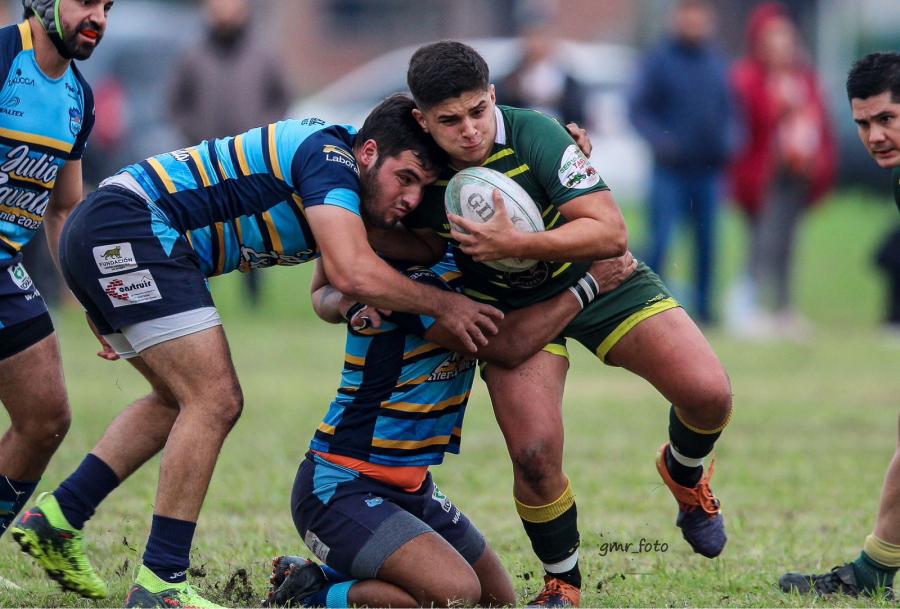 DEPORTISTAS LUCHADORES. Sebastián Perxes, el orgullo del Tafí Viejo Rugby Club, se destaca por su esfuerzo y liderazgo. / CORTESÍA SEBASTIÁN PERXES