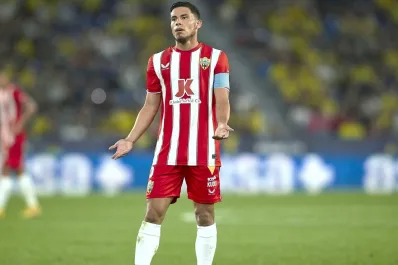 Boca quiere a Robertone y Almería busca a Medina: ¿se hace un trueque?