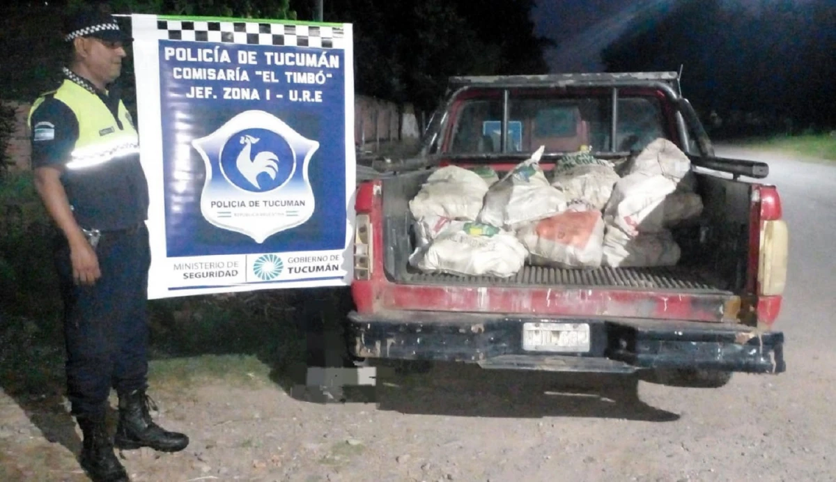 OPERATIVO. La camioneta Ford F100 que utilizaban los acusados para trasladarse. 