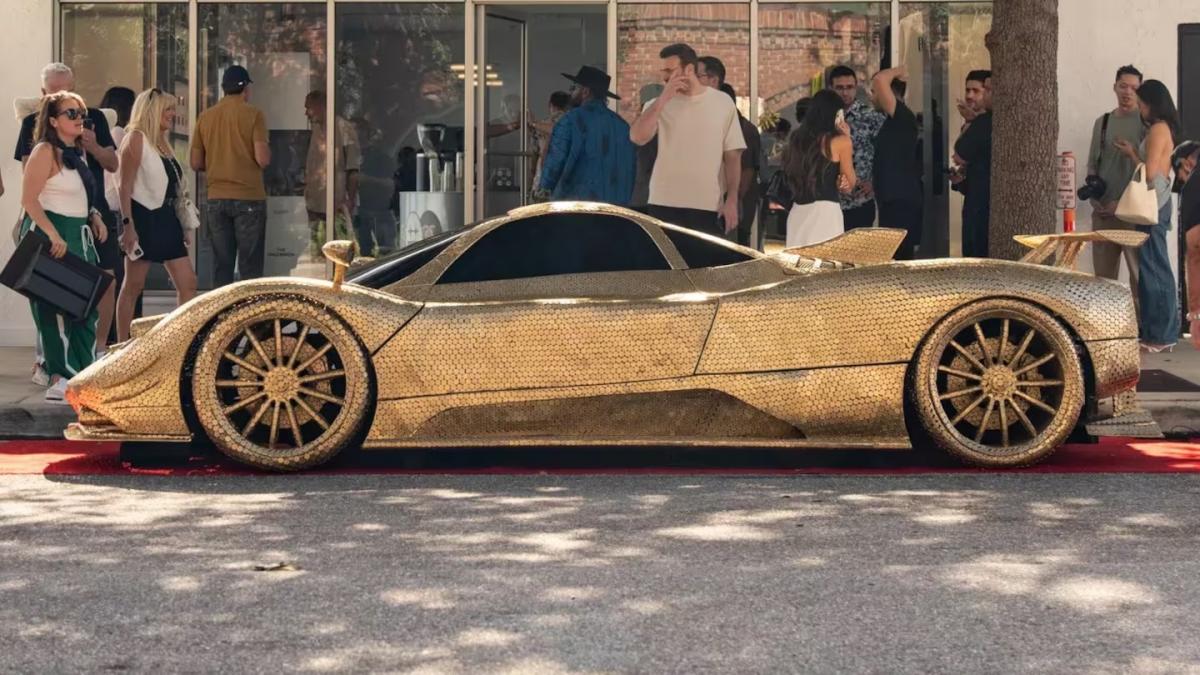 ¡Una verdadera obra de arte! Armó un Pagani Zonda con monedas y le pusieron el rostro de Lionel Messi