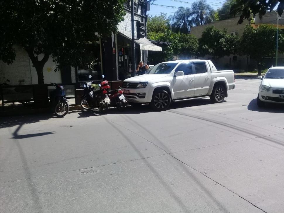 LA GACETA en WhatsApp: Tres meses con un montículo de basura y escombros