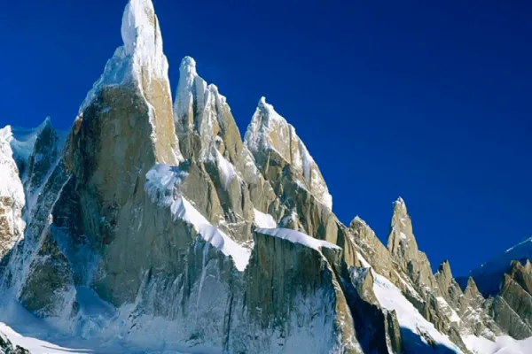 Cómo es el Cerro Torre, el monumento natural de la Patagonia Argentina