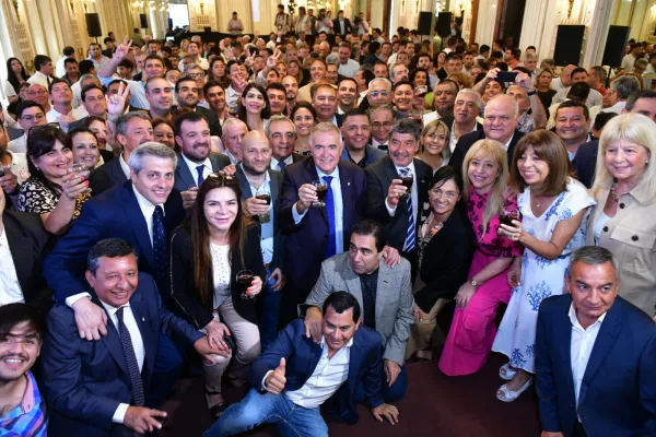 Jaldo, en su mensaje festivo: “Trabajamos por una Argentina mejor, cuidando a Tucumán”