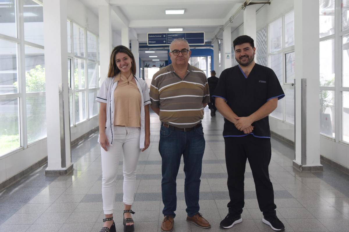 NUEVO DIRECTOR. El doctor Sardón junto a dos de los médicos clínicos de guardia que atendieron pacientes en la madrugada del 25 de diciembre. LA GACETA / FOTOS DE ANALIA JARAMILLO