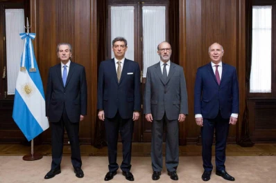 La interna en la Corte escala y advierten sobre sus riesgos