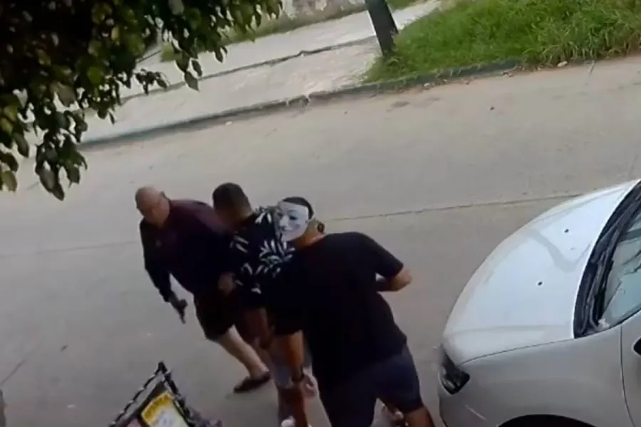 Habló la esposa del policía retirado que asesinó a un vecino por el ruido de la música