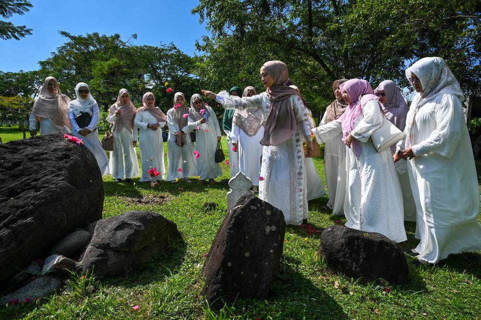 INDONESIA. Familiares de víctimas en ritual en Banda Aceh.