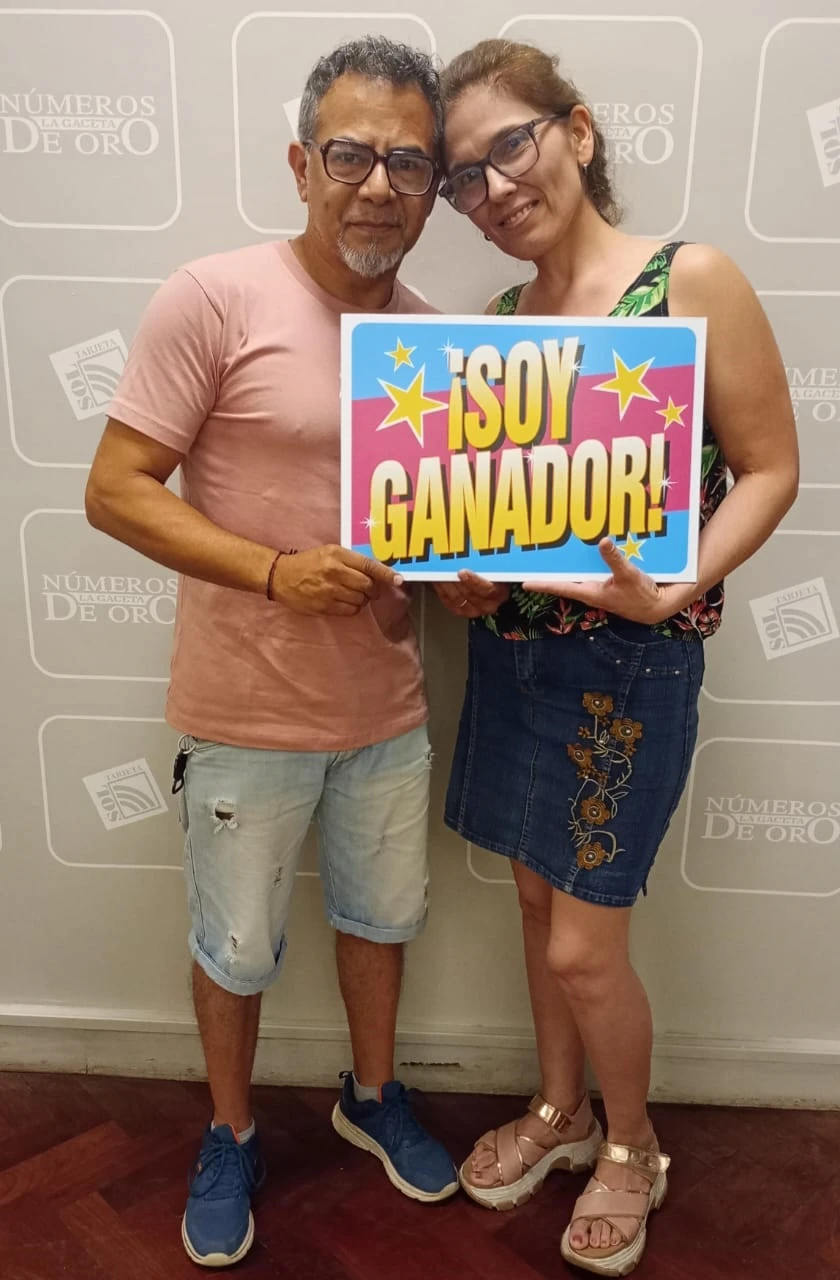 GANADOR. Gustavo Javier Salas y su esposa María Verónica.