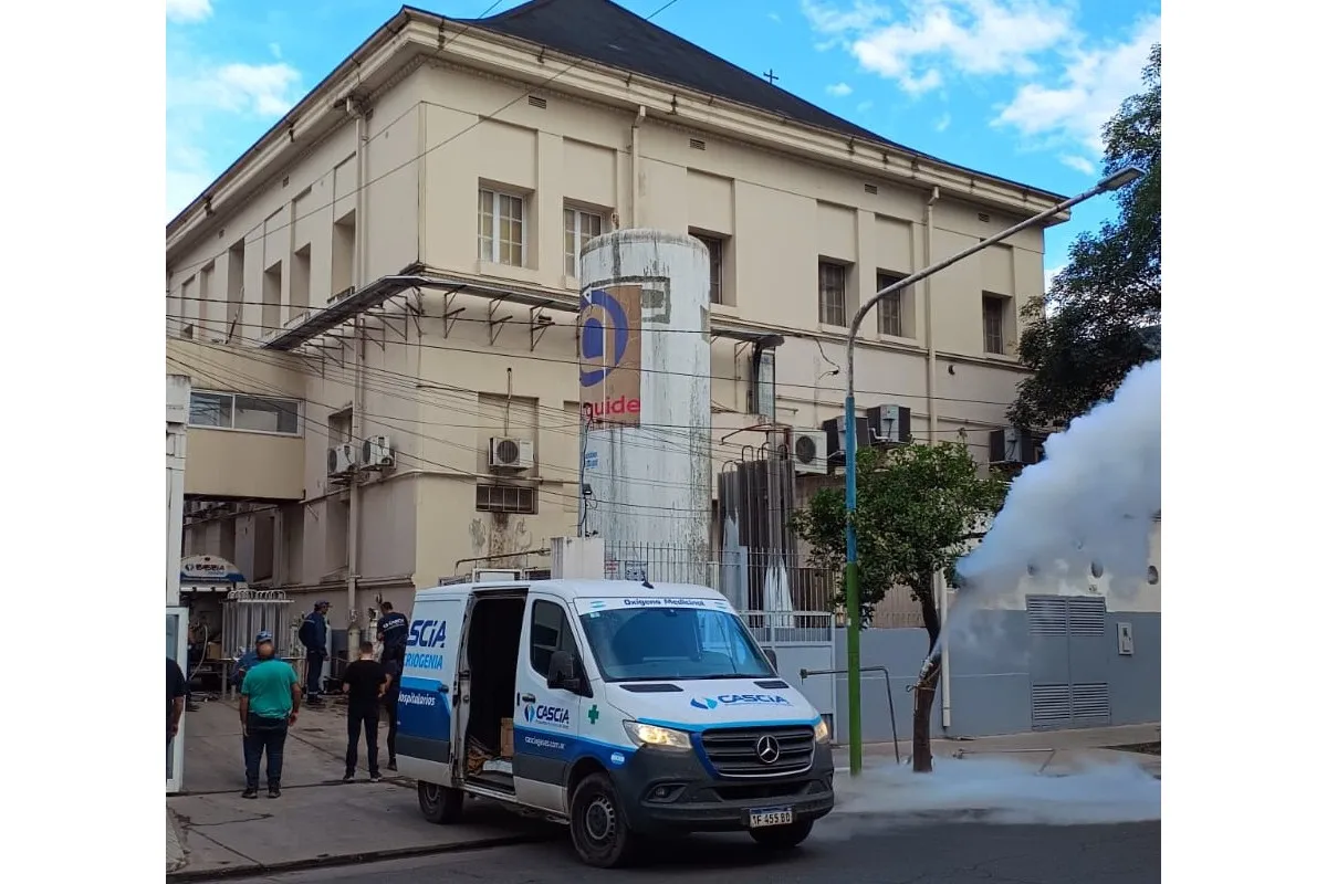 Hospital Padilla: una nube blanca acaparó la atención de los curiosos que tomaban fotos