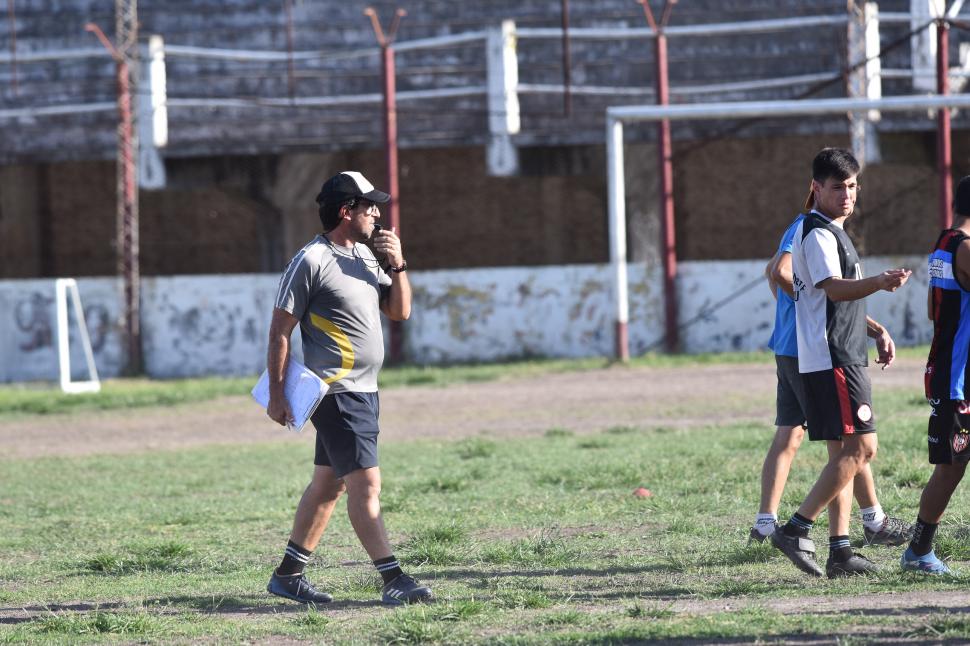 Sportivo Guzmán aspira a la  triple corona del Anual