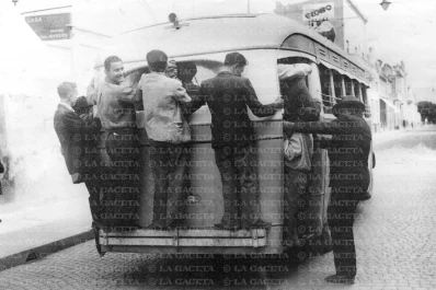Recuerdos fotográficos: cómo era el transporte público a lo largo de distintas décadas en Tucumán
