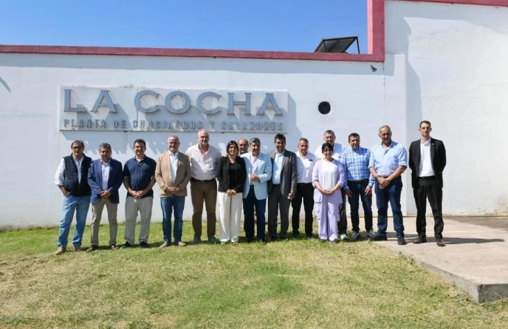 EN LA COCHA. El vicegobernador y legisladores de la comisión de Economía y Producción recorrieron emprendimientos en el sur tucumano. comunicacion publica