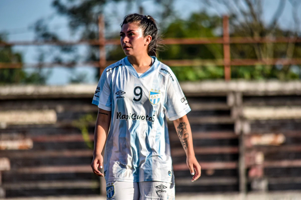 “Mi deseo para 2025 es que Atlético Tucumán nos ayude a participar en torneos de AFA, dijo Monteros, la goleadora del fútbol femenino