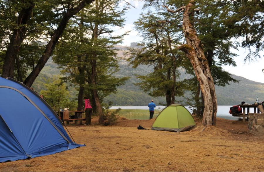 ACAMPE EN 7 LAGOS. Una alternativa para estar en contacto con la naturaleza. / INTER PATAGONIA