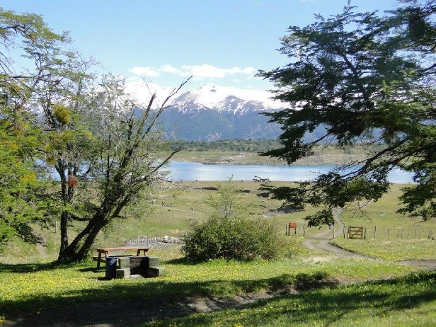 EL CAMPING MAS BUSCADO DEL CALAFATE. La vista de Lago Roca es lo que más atrae a sus turistas. / EL CALAFATE.