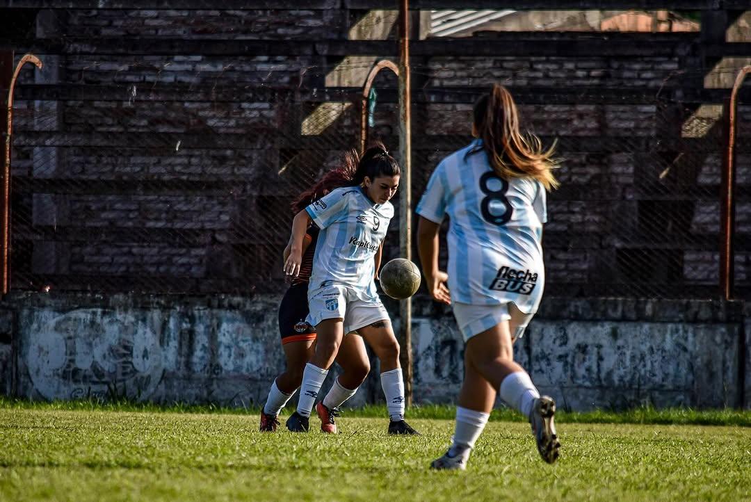 “Mi deseo para 2025 es que Atlético Tucumán nos ayude a participar en torneos de AFA, dijo Monteros, la goleadora del fútbol femenino