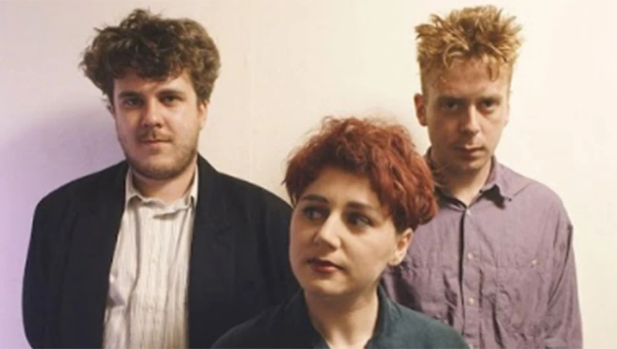 LOS INTEGRANTES. Elizabeth Frazer, Robin Guthrie (izquierda) y Simon Raymonde conformaron la formación clásica de Cocteau Twins.