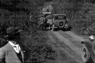 Recuerdos fotográficos: haciendo camino al andar en San Javier, durante los años 30