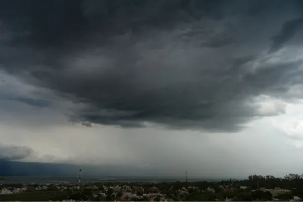 Alerta roja por lluvias fuertes para este 31 de diciembre: cuáles son las provincias afectadas