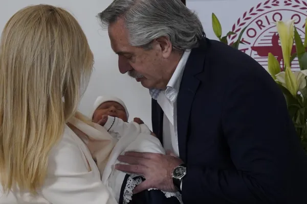 Alberto Fernández reclamó en la Justicia que su hijo Francisco vuelva al país