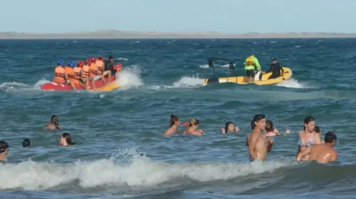 LAS GRUTAS. El conductor de una banana sufrió un grave accidente.