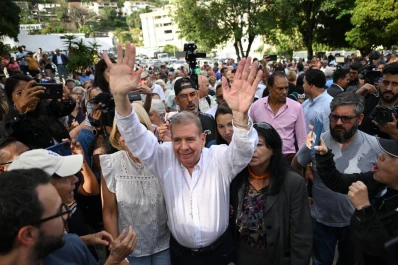 El opositor venezolano González Urrutia llegó a la Argentina y se reúne con Milei