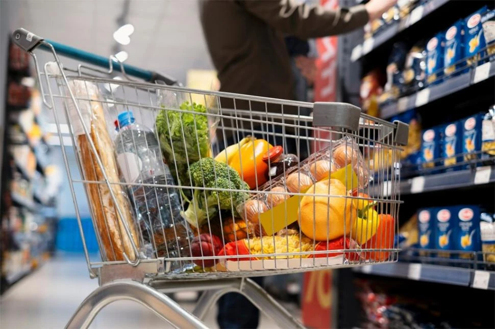 CARRITO LLENO. Brasil es más barato que Tucumán, pero no en todo.