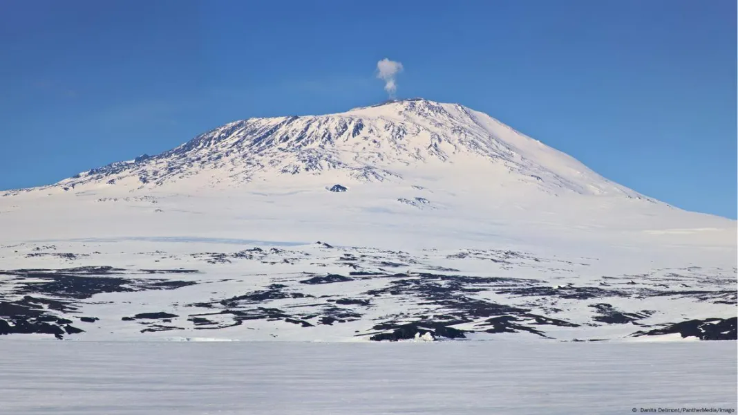 El Monte Erebus reune extrañas condiciones que lo hacen único.