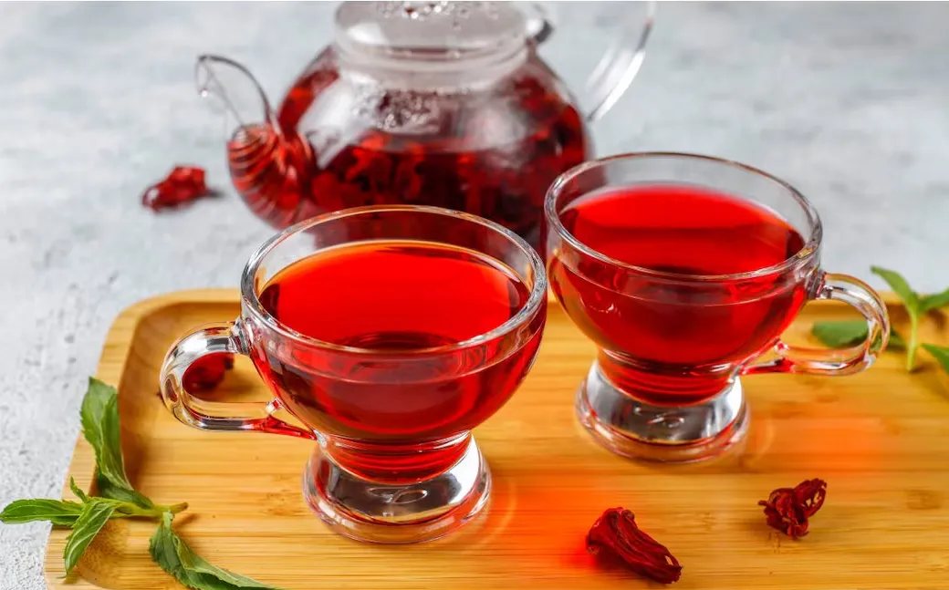Las infusiones ayudan a regular la retención de líquidos en el cuerpo.