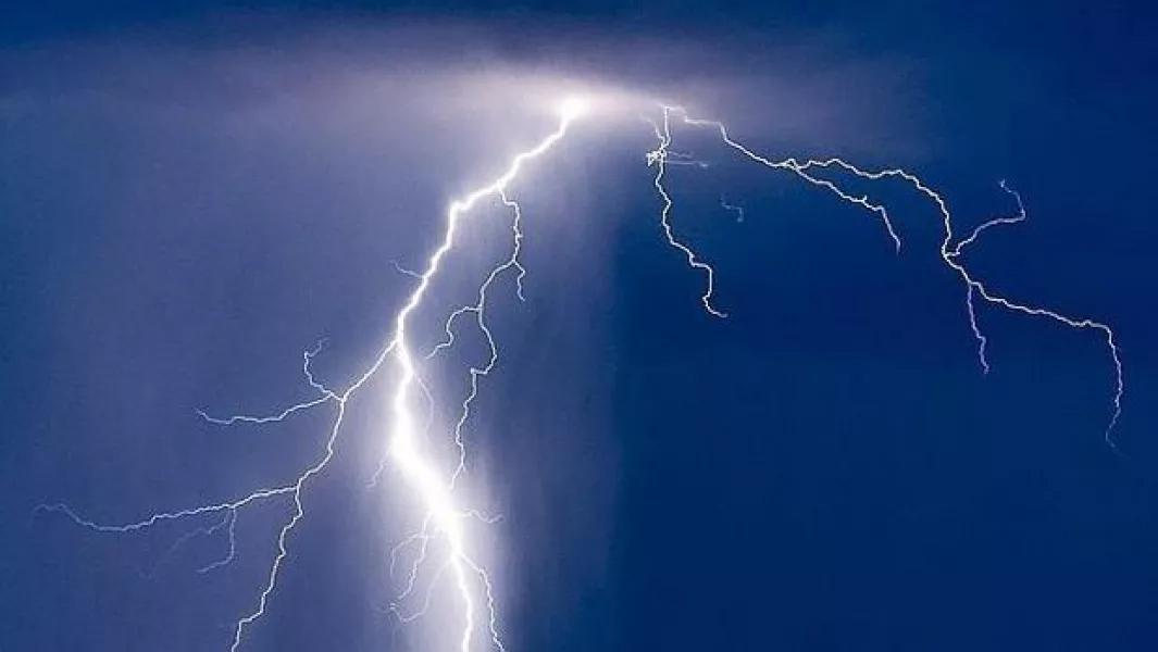 Alerta meteorológica amarilla y naranja por tormentas en 12 provincias