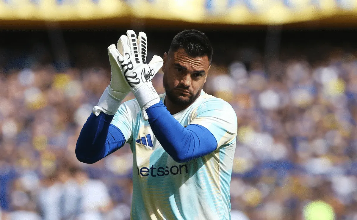 BAJA. Sergio Romero será sometido a una cirugía y se perdería lo que resta de la temporada.