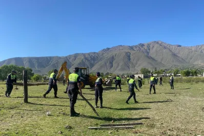 Polémica por lotes en El Mollar: el Gobierno dice que usurparon; ellos dicen que compraron