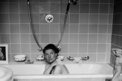 Quién fue Lee Miller, la modelo y corresponsal de guerra cuya historia fue llevada al cine por Kate Winslet y competirá en los Oscars