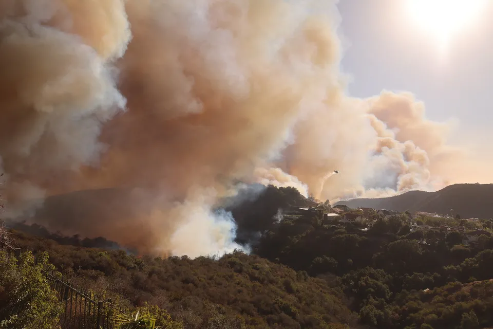 California: impresionantes imágenes del avance de los incendios forestales