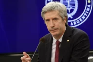 El Banco Central aumentó los encajes bancarios al 40% en respuesta a la presión cambiaria