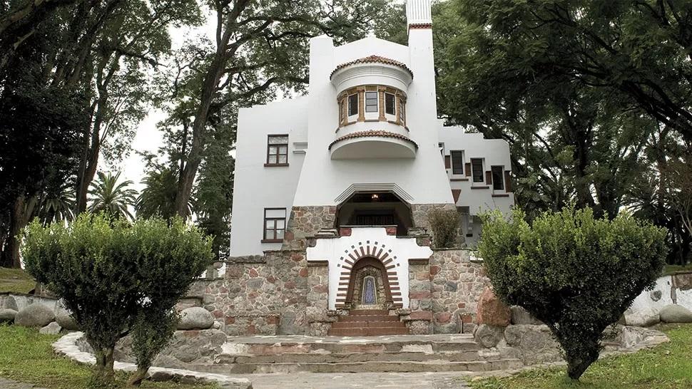 De día es uno; de noche, otro: el parque Guillermina y su doble cara